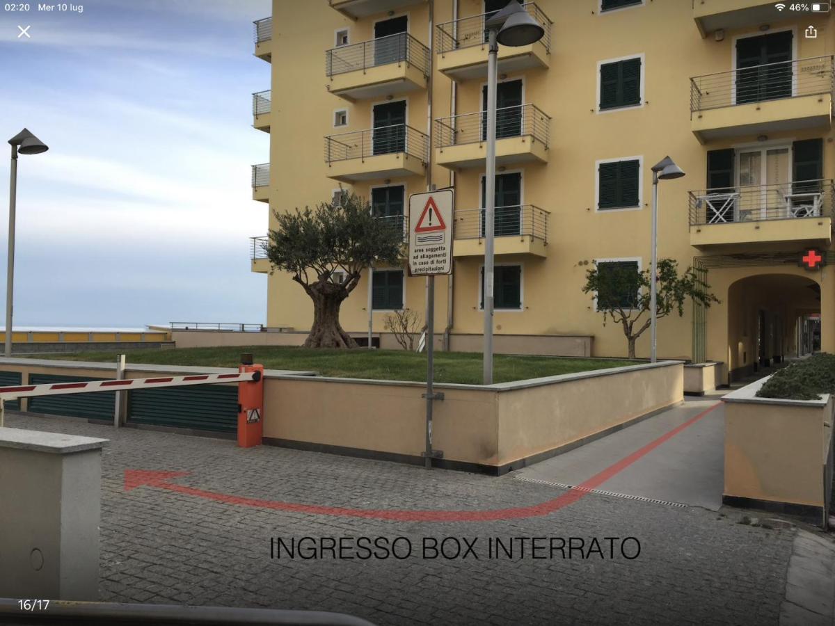 Babyaccommodation Family Sea & Box Пиетра Лигуре Екстериор снимка